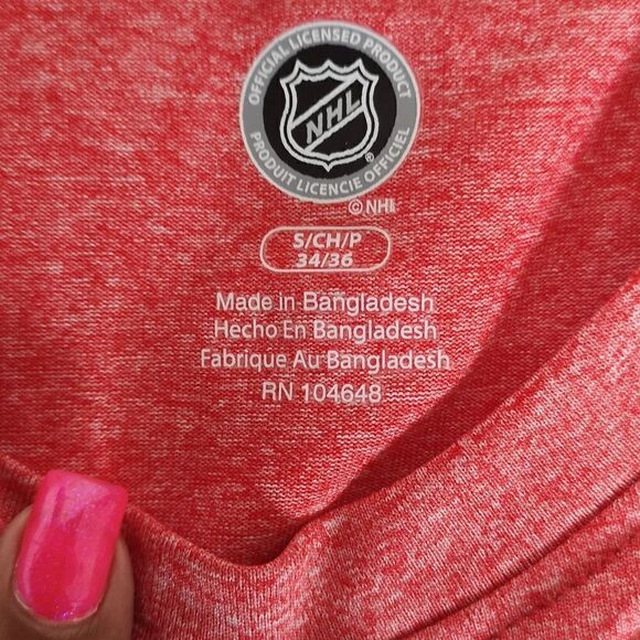 NHL Ladies Calgary Flames Logo  T-shirt Small Red - Picture 13 of 16